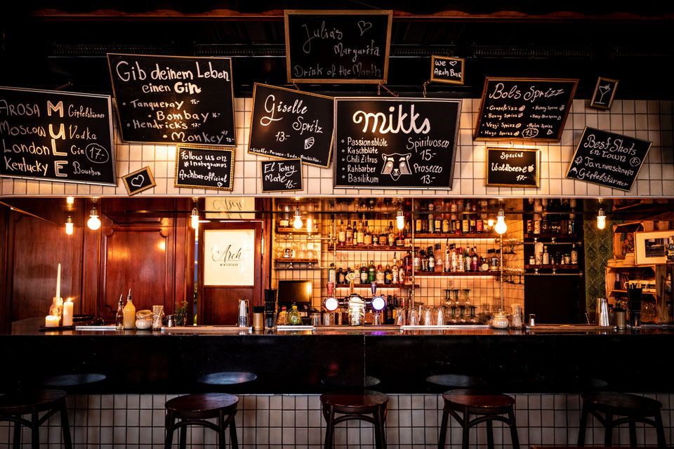 Innenraum der Arch Bar